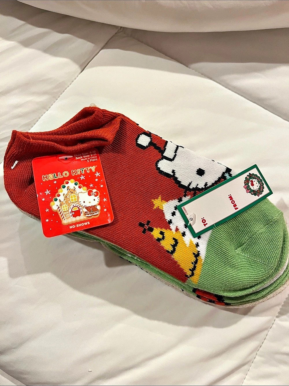Hello Kitty Socks NWT Red & Green 5 pair shoe size 4-10 women's